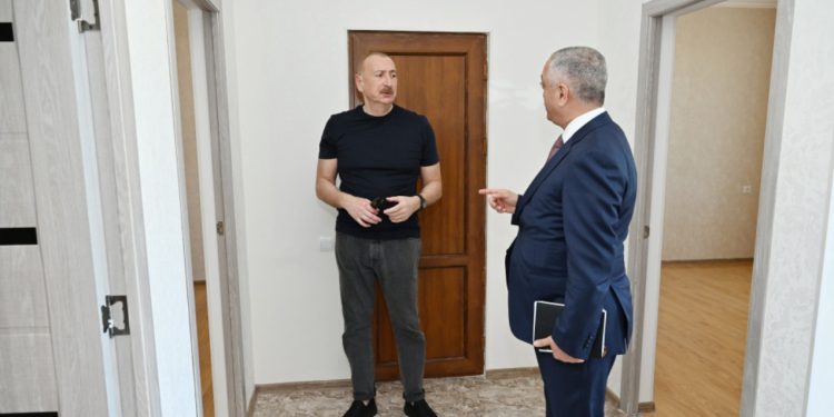 Prezident Xocalıda hərbçi evlərində oldu - Fotolar