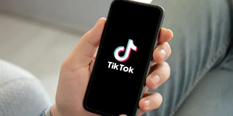 Məktəblərdə "TikTok" bloklandı