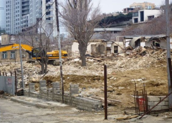 Sökülən evlərlə bağlı vacib təklif: Kompensasiya artırıla bilər
