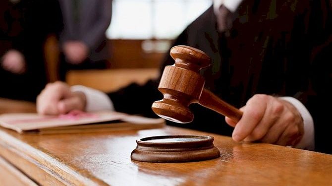 11-ci sinif şagirdini öldürən məktəbliyə hökm oxundu