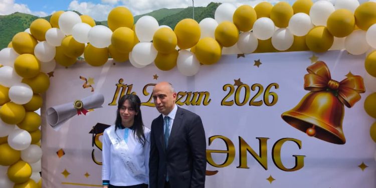 Kəlbəcərdə tək məzun - Nazir "Son zəng"inə getdi