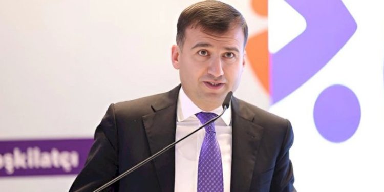 Azər Mursaqulov idarə rəisini işdən çıxardı